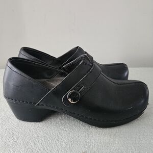 DANSKO Solstice Womens Black Leather Slip On Shoes, Closed Back Clogs